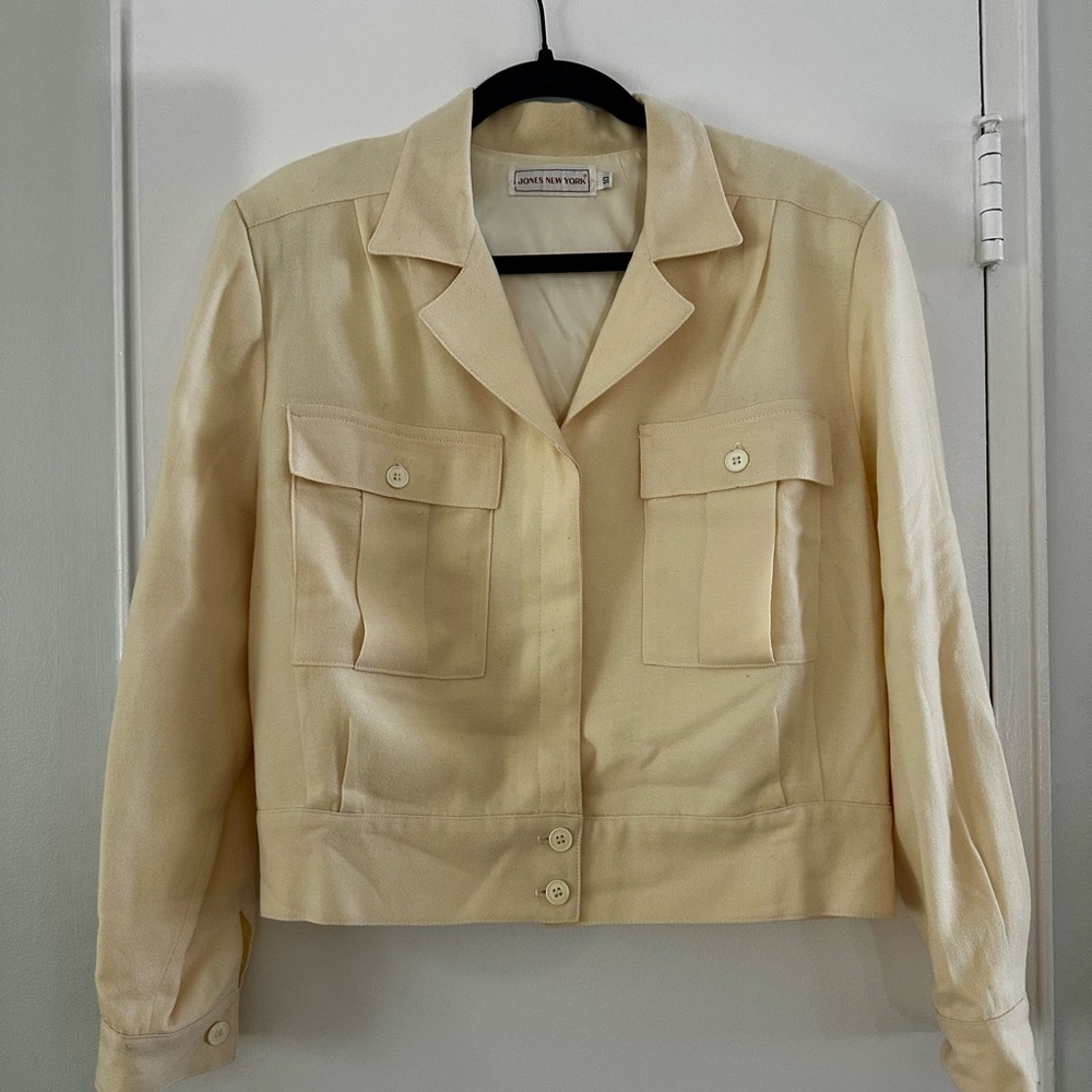 Vintage Cropped Cream Utility Jacket with Patch Pockets